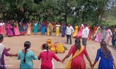 డిగ్రీ కళాశాలలో బతుకమ్మ సంబరాలు
