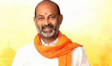 ప్రజాస్వామ్యం గురించి ఉపన్యాసాలిస్తూ మావోయిస్టులతో సంబంధాలా?